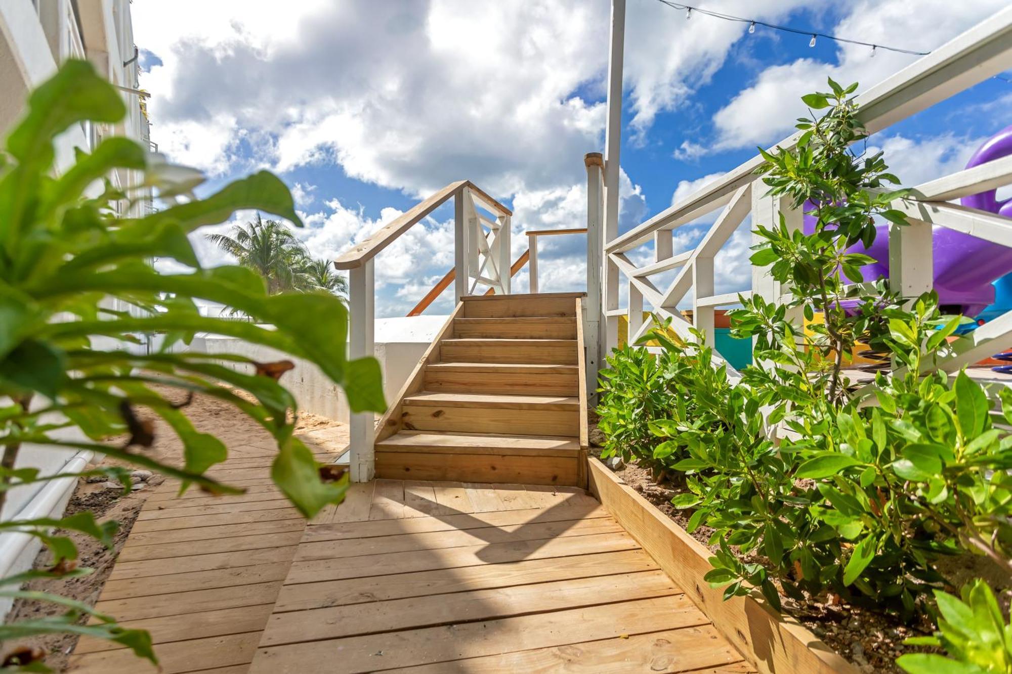 Maho Beach House - Luxe 1 Bedroom - Ocean Hideaway Buitenkant foto